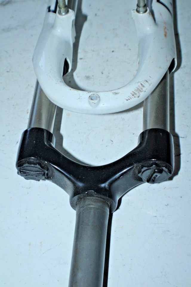 RST Neon Suspension Fork 29" 700c 11/8" Threadless 205mm Disc Fast USA Shipping! - Image 4 of 4