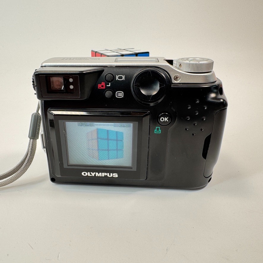 Olympus Camedia C-2000 Zoom 2.1MP Compact Digital Camera w/ 8MB SM