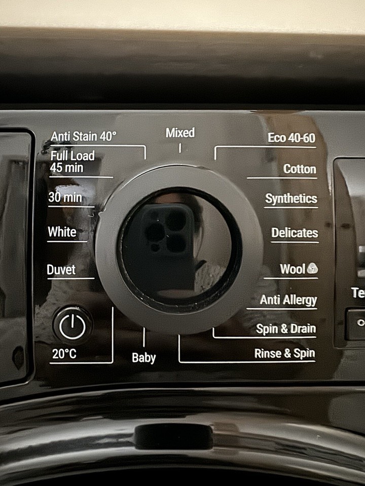 Hotpoint black washing machine 9Kg 1600 spin eBay