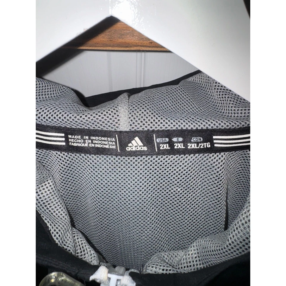 Jaqueta corta-vento Columbus Crew SC Adidas preta amarela 2XL - Imagem 2 de 3