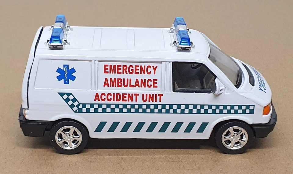 Cararama Escala 1/43 CARA29 - Ambulancia de Emergencia Volkswagen T4 - Blanca Foto 3 de 4