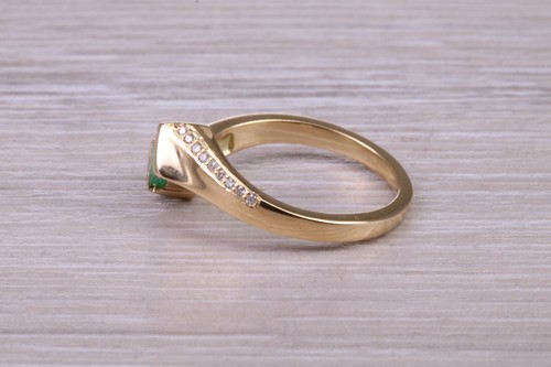 Wunderschöner Smaragd und Diamant Ring mit gedrehtem Schaft besetzt 18 kt Gelbgold - Bild 6 von 9