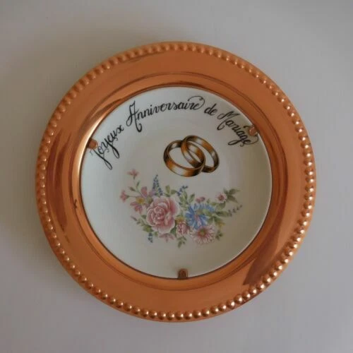 Assiette du XXe siècle et récents en cuivre