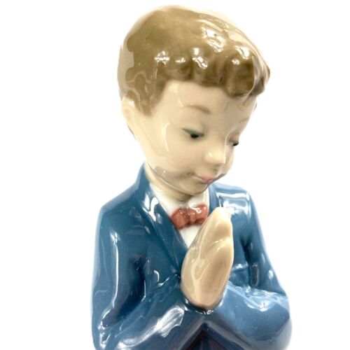 Handcrafted Nao Lladro Time to Pray Boy figurine Communion Confirmation with box - Picture 2 of 9