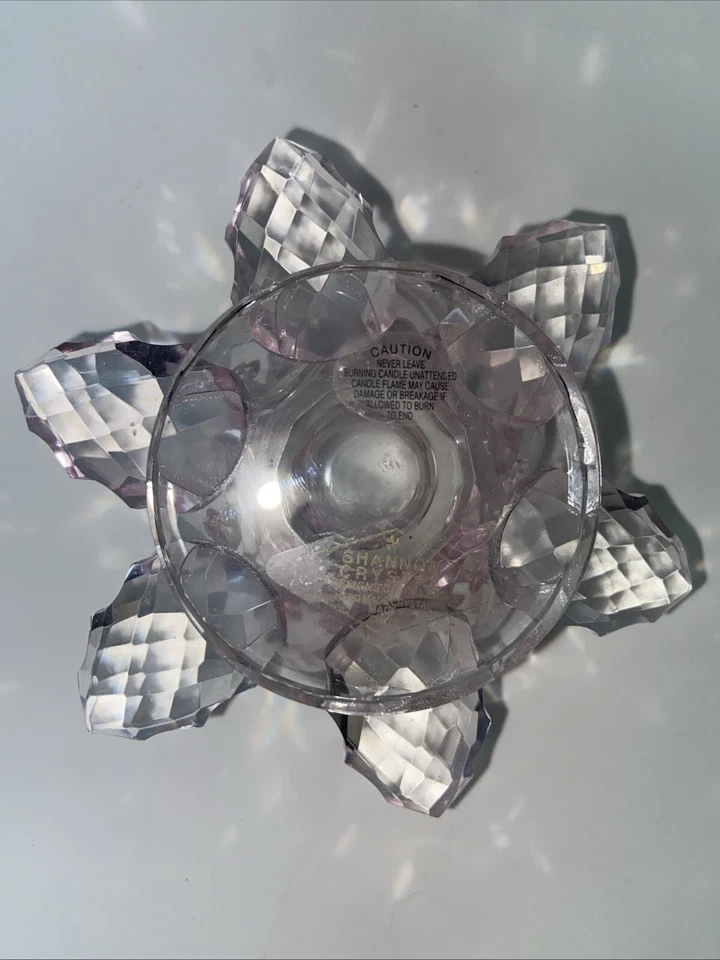 Candelabro Shannon Cristal Rosa Flor de Loto Diseños De Irlanda Borde Festoneado Foto 3 de 4