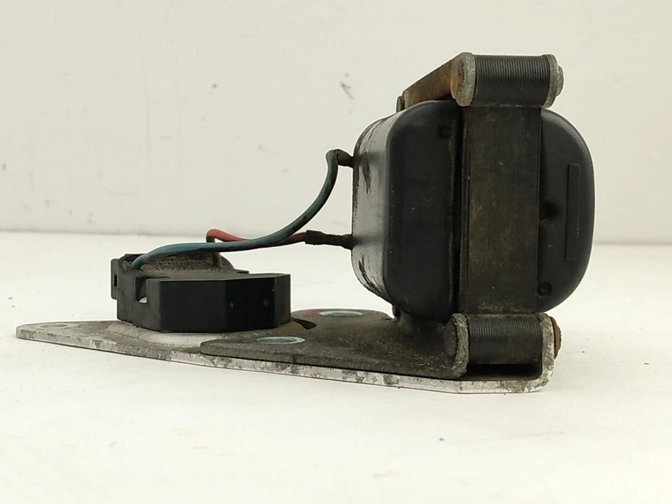Volvo 850 Ignition Ignitor Coil 2.4L 5 Cylinder Fits 1993 1994 1995 1996 1997 93 - Image 3 of 4