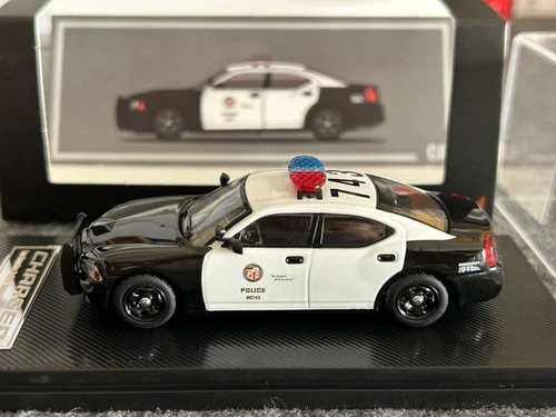 Rollin 1:64 2008 LAPD Charger Police Muscle Model Diecast Metal Car - Picture 8 of 9