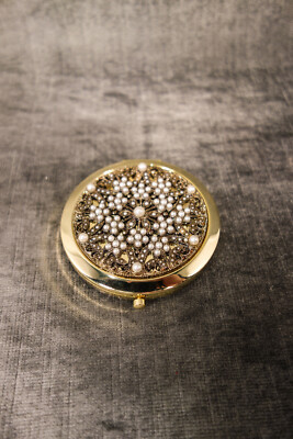 OLIVIA RIEGEL Antique Gold Pearl Sinclair Mirrored Compact New in Box