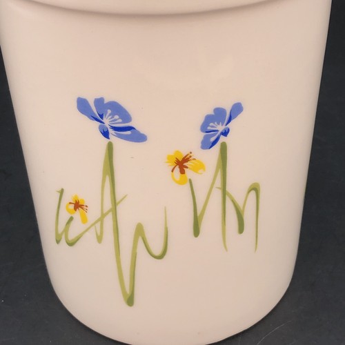Utensilio de cerámica vasija crema con flores azules y amarillas 6,5" x 5" - Imagen 5 de 9