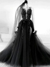 Gothic Vintage Black Wedding Dress With Slit Sleeveless Lace Applique Bride Gown