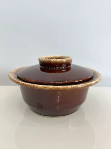 Vintage Hull Pottery Oven Proof Brown Drip Glaze Covered Casserole Dish. Baking