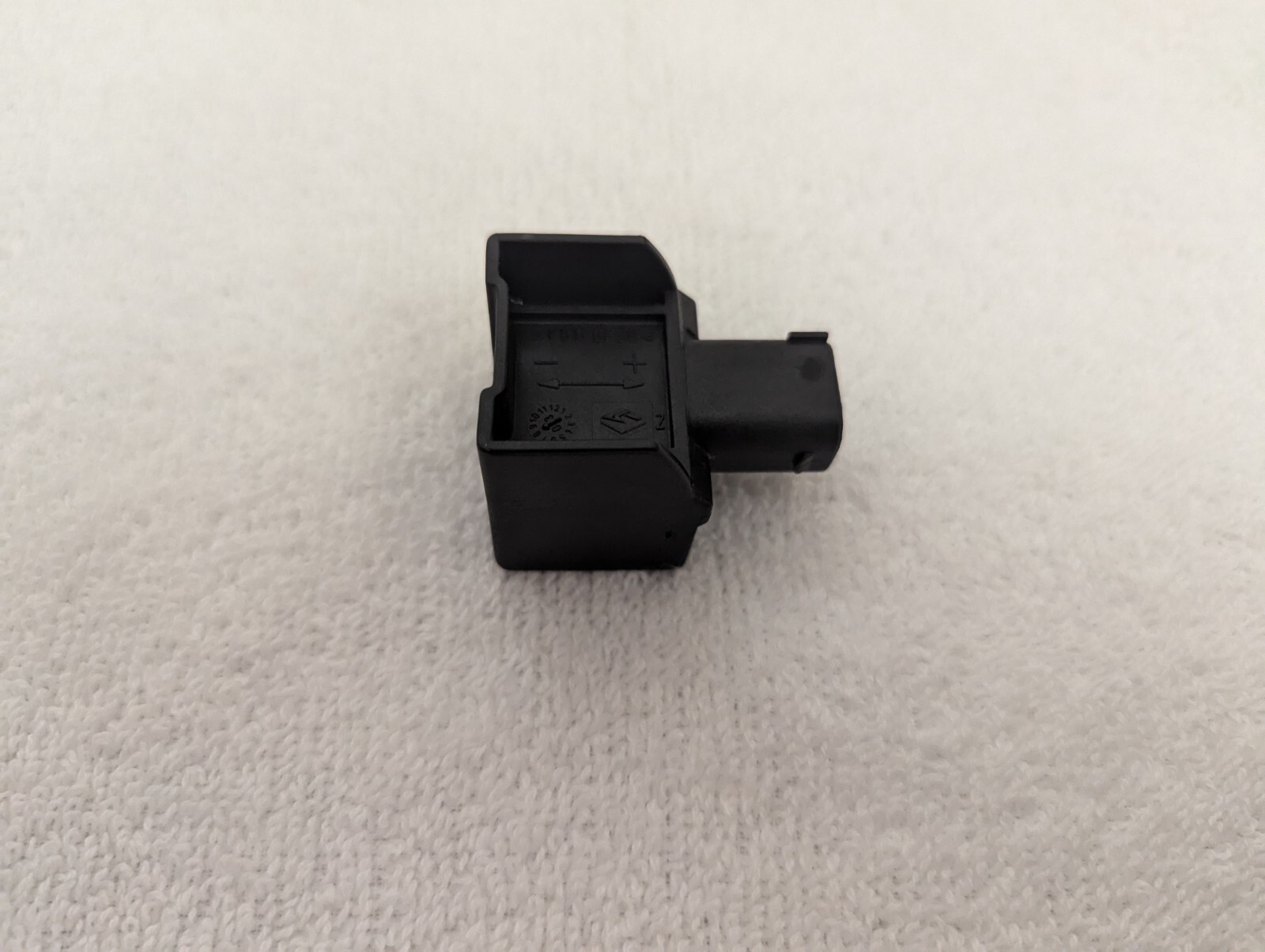 Mercedes-Benz OEM Lateral Acceleration Sensor 1635420618 Ml320  