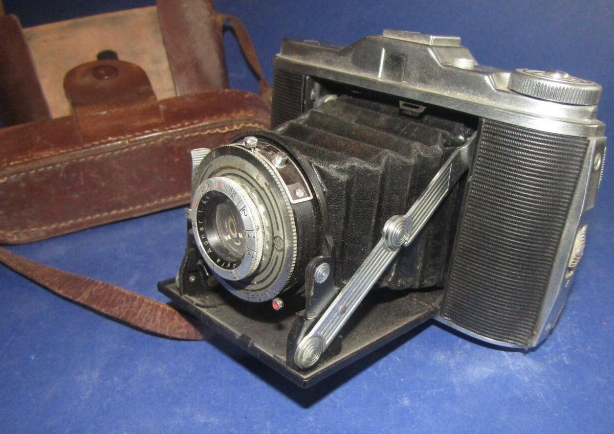 APPAREIL PHOTO AGFA avec FLASH,sacohe en cuir,et trépied,SUPERBE EUR 35,00 - FR
