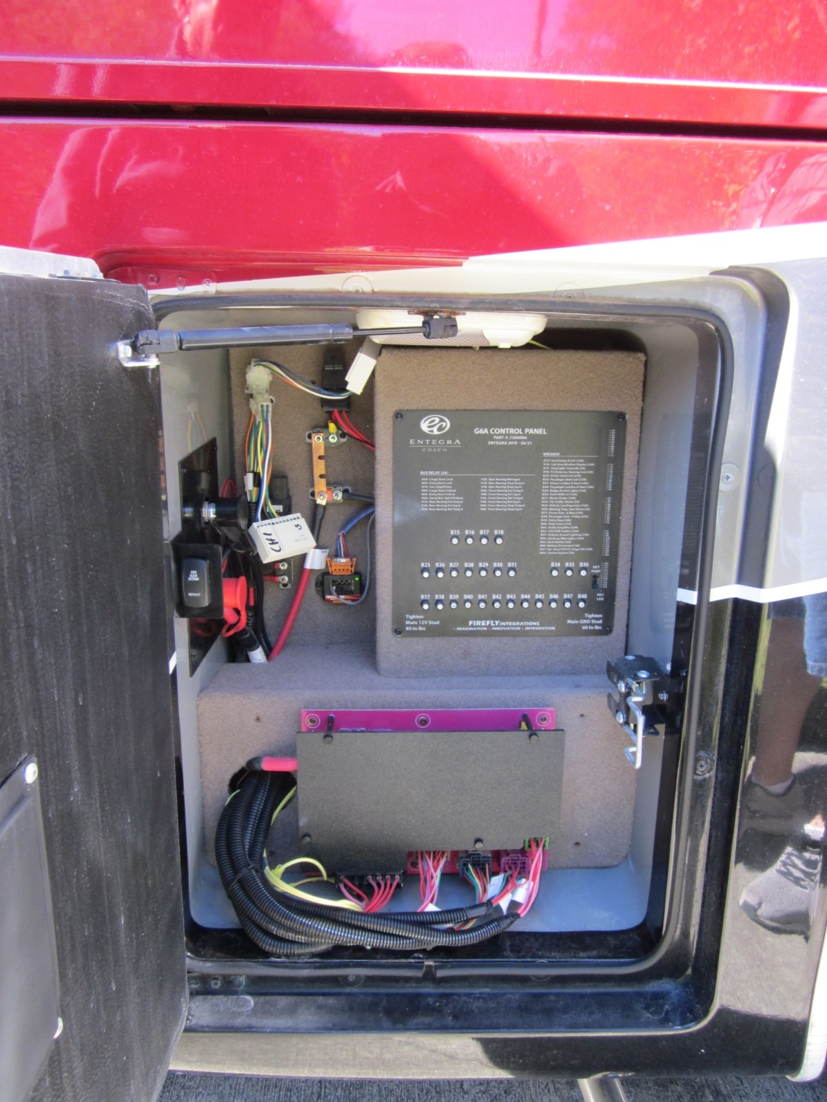 Entegra Coach Cornerstone Series M-45B 605hp Cummins One Owner Low Miles!!