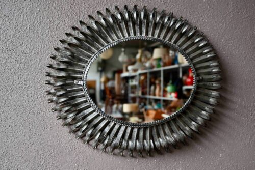 Magnifique miroir soleil en métal argenté, de forme ovale décoration vintage - Photo 1/7