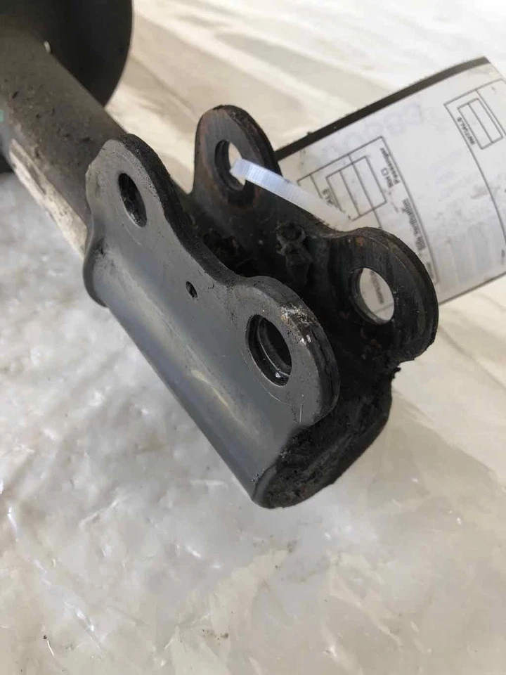 1999 - 2002 SATURN SL1 передняя стойка амортизатор с пружиной катушки пассажира справа - Изображение 2 из 4