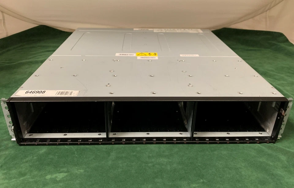 IBM 2076-24F (IBM Storwize V7000 Gen2 Expansion SFF 24 x 2.5" Disk Array) - Image 2 of 4