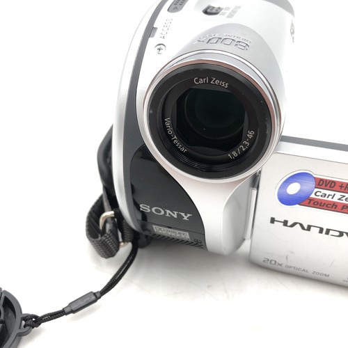 Sony Handycam DCR-DVD105 Mini DVD Disc Video Camcorder DEAD BATTERY UNTESTED - Picture 2 of 11
