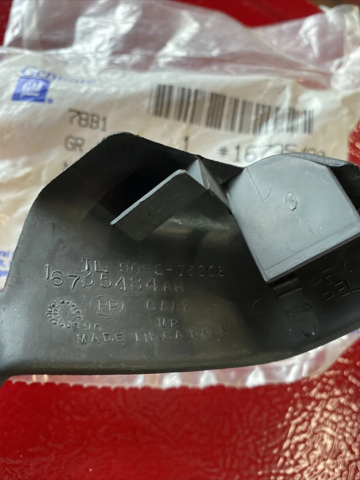 Cubierta de extremo de pista de asiento derecho original GM 16735490 1997-99 Buick LeSabre Foto 3 de 4