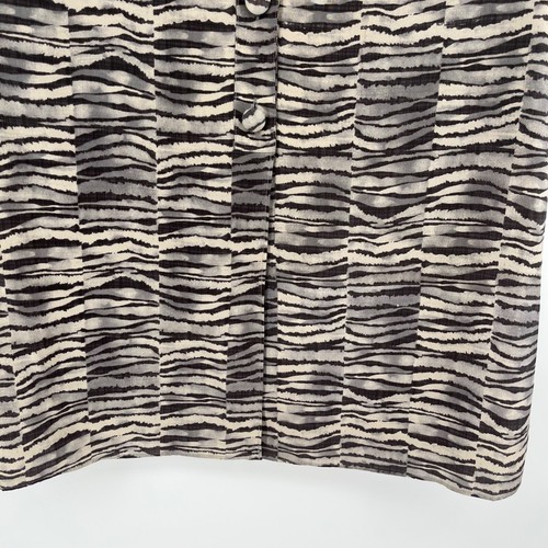 Adrianna Papell Button Front Silk Tunic Top Shirt Size 10 Animal Print Lined - Picture 4 of 12