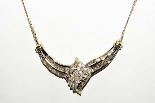 $6,500 10K Gold 1.85CT Natural Diamond Cluster Chevron Statement Necklace