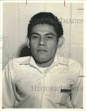 Press Photo Roger Ybarra, top Goodwill worker, Texas - saa26313