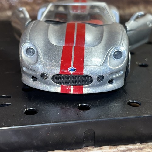 SHELBY New Ray 2000 SHELBY SERIES 1 Convertible Silver And Red Stripes 1:32 /5” - Picture 6 of 8