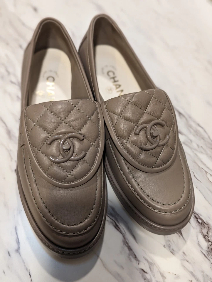 Chanel Gray Quilted Flap Turnlock CC Logo Lambskin Mule Slip Flat Loafer 36 US 6
