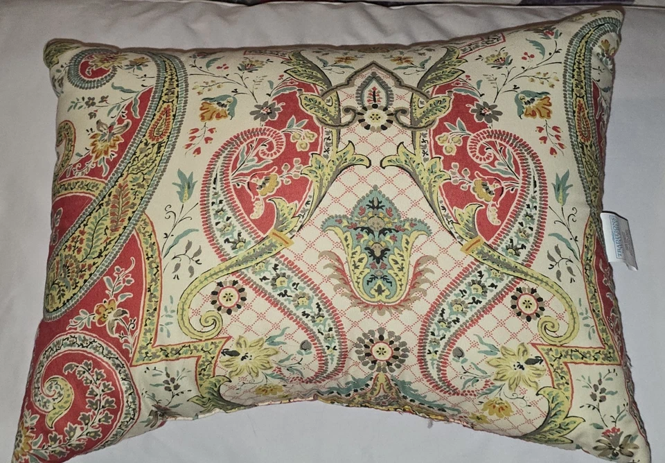 Almohada decorativa Traditions by Waverly 12"x16" estampado floral cachemir - roja Foto 4 de 4