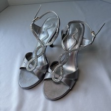 The Touch Of Nina Heels Silver Glittery Rhinestones Size 6.5