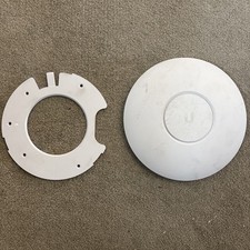 Ubiquiti Networks UniFi AP AC Pro WiFi Access Point UAP-AC-PRO, mount included