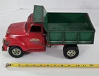 J-803 VINTAGE 1950'S PRESSED STEEL TONKA RED & GREEN DUMP TRUCK