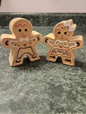 Vintage Artmark Gingerbread Salt Pepper Shakers Christmas READ
