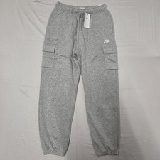 Nike Women's Sportswear Club Fleece Mid-Rise Oversized Cargo Sweatpants