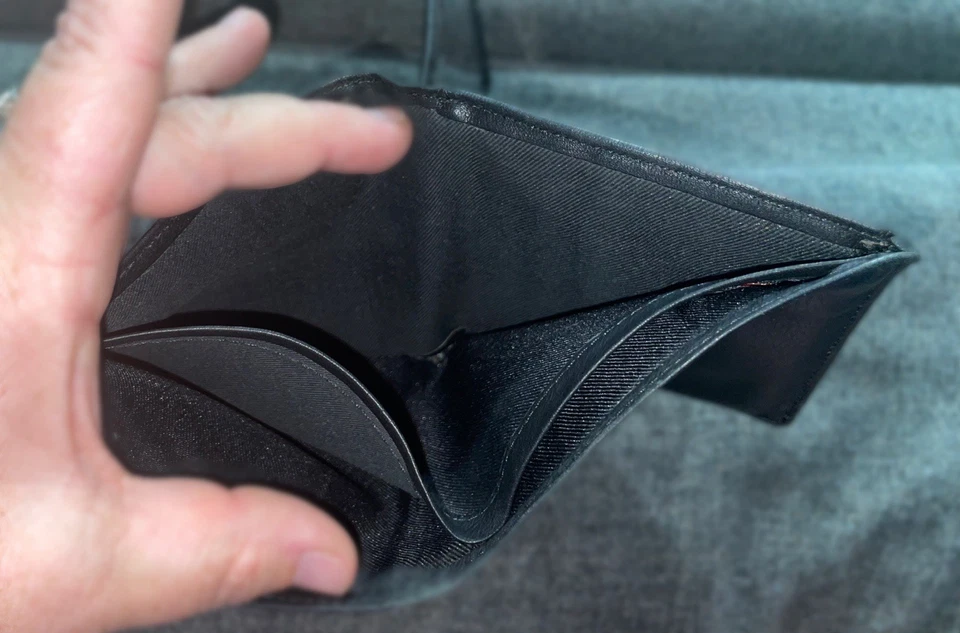 Pelle Studio by Wilsons 皮革黑色双折钱包 ID 窗口真皮 — 第 4/4 张图片