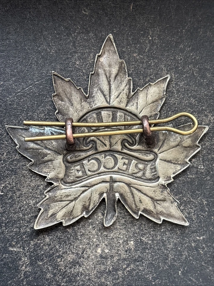 8th Canadian Reconnaissance Regiment, 14th Canadian Hussars, Cap Badge. WW2. - Image 4 of 4