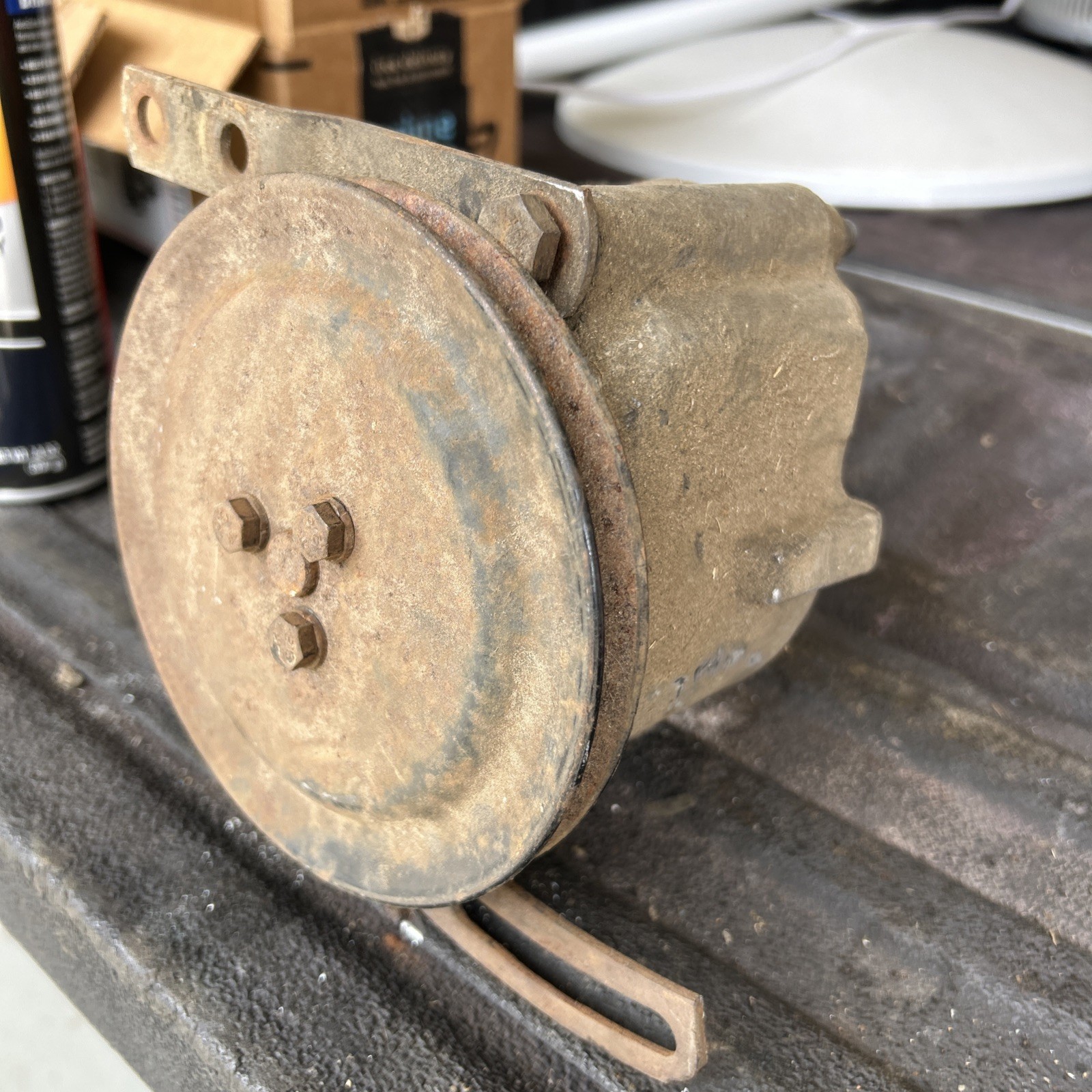 78-86 GM Chevy Ferrari Smog Emission Air Pump 7832904 P/R. CORE for rebuild.