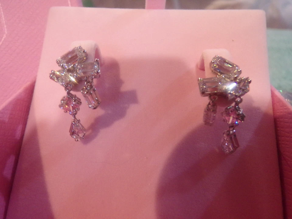 NUEVO EN CAJA Pendientes Swarovski MESMERA DROP Cristal PE 1/2" X 1" #5665825 Caja Rosa SWRT Foto 2 de 4