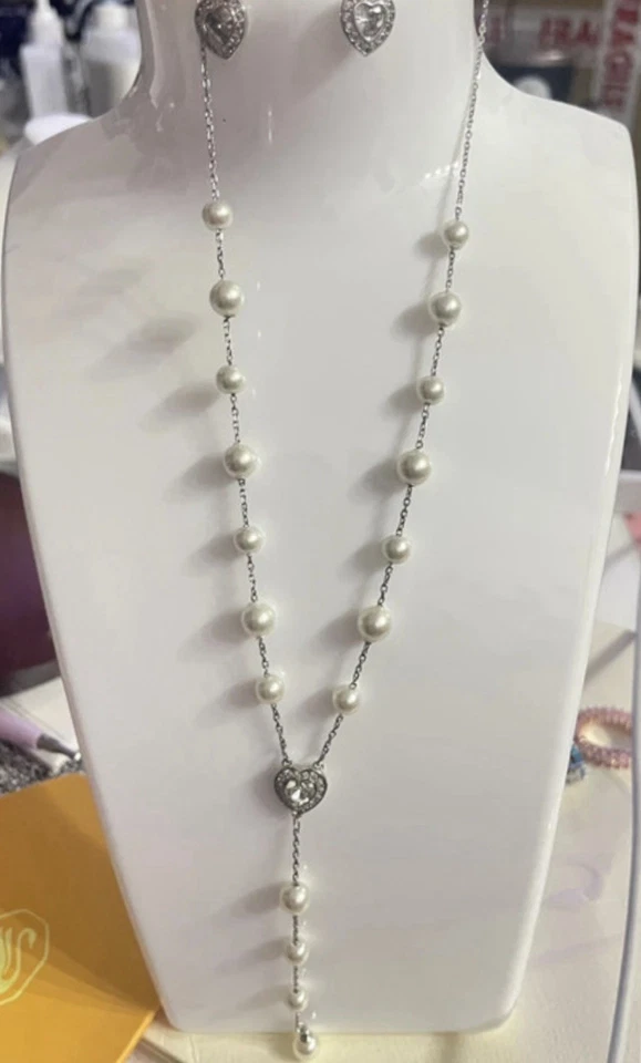 Conjunto de collar y pendientes Ariana Grande x Swarovski y perlas PVP £239 Foto 4 de 4