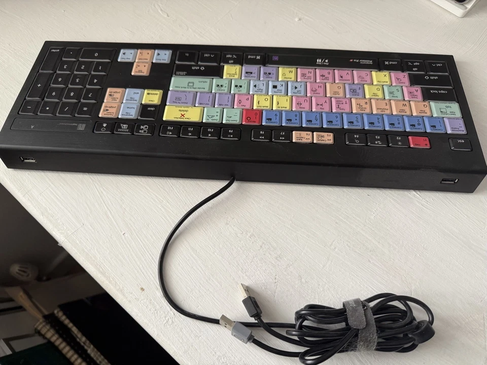 Logictech Tastatur Adobe Premiere Pro, kabelgebunden, Dual USB - Bild 2 von 4