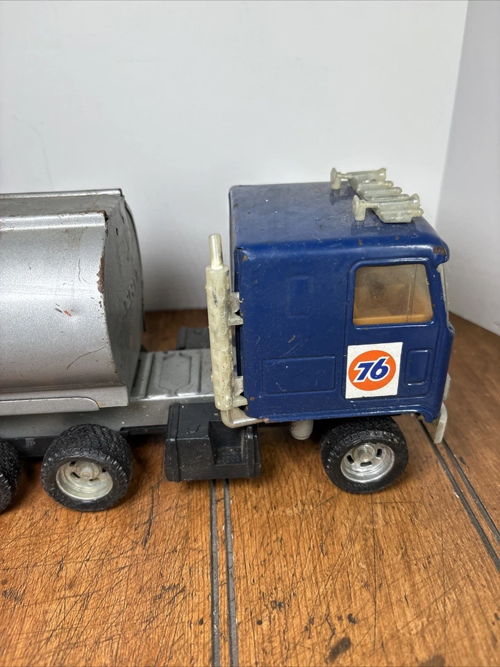 ERTL UNION 76 OIL CO. CAMIÓN CHEVROLET Y PETROLERO ACERO SEMI PRENSADO Foto 3 de 4