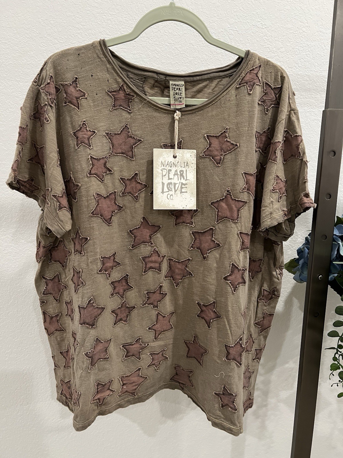magnolia pearl Grey Little Star Appliqué Tee OS (item 21.2)