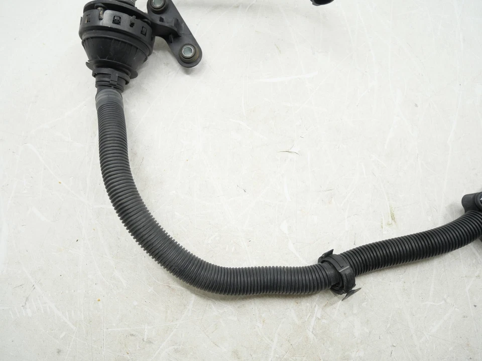 Tubo ressonador de admissão purificador de ar usado 2016-2024 Chevy Camaro SS 1LE FABRICANTE DE EQUIPAMENTO ORIGINAL - Imagem 3 de 4