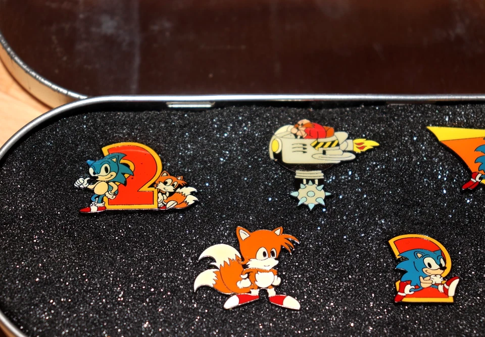 1991 Sonic the Hedgehog 2 SEGA Sega Genesis Vintage very Rare Pin / Badge Set - Image 3 of 4