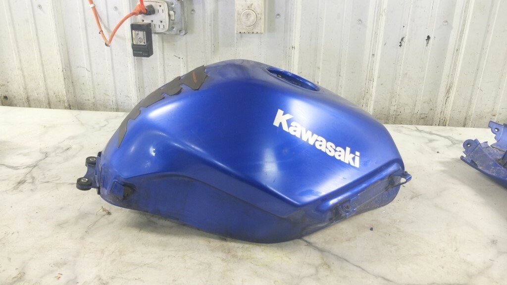 Kawasaki　ＧＰＺ250 タンク 2025年最新】Yahoo!オークション -gpz250 タンクの中古品・新品