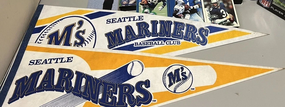 Seattle Mariners Signed Memorabilia Lot Griffey Jr RC Ichiro Julio Rodriguez RC - Image 3 of 4