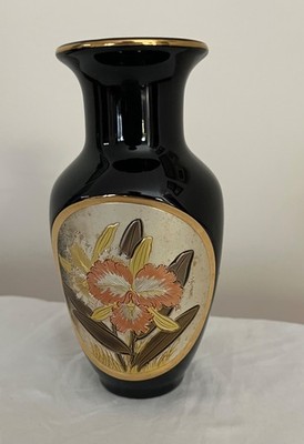 Beautiful 6 1/4'' Chokin Art Vase with  14K Gold Trim, Floral Scene