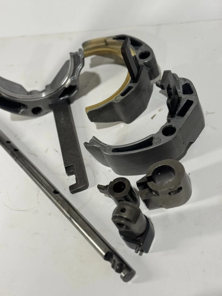 1993 GMC / CHEVY C / K 1500 2500 NV3500 TRANSMISSION SHIFT FORKS & LINKAGE - Image 2 of 4