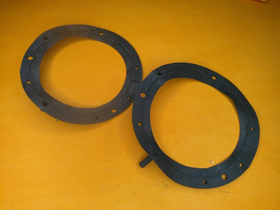 LOTUS EUROPA (1966-75) LOTUS ELITE ECLAT TYP 75 (1974-82) SCHEINWERFER ZU KAROSSERIEDICHTUNG x2 - Bild 2 von 3