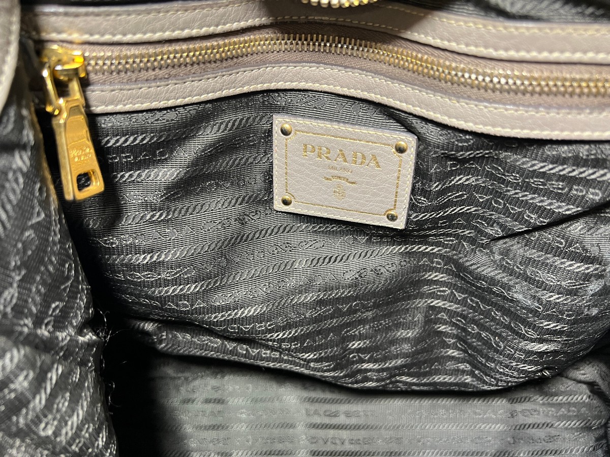 Prada Vitello Daino Tote Shoulder Bag w/ Wallet & Strap Prada Vitello Daino Tote Shoulder Bag w/ Wallet & Strap